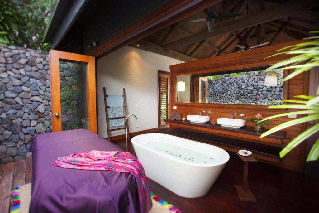 tavola villa fiji private luxury massage